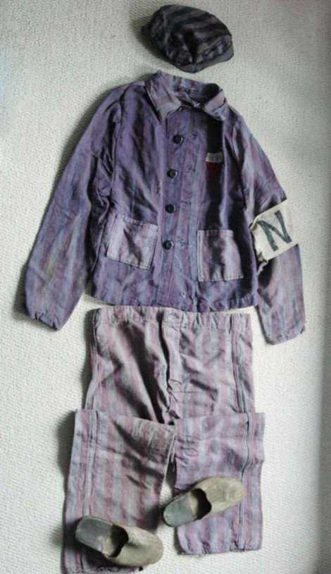 Αποτροπιασμός στο eBay: Πουλούσαν για χιλιάδες ευρώ μακάβρια κειμήλια από τους νεκρούς του Αουσβιτς [εικόνες] | iefimerida.gr 2