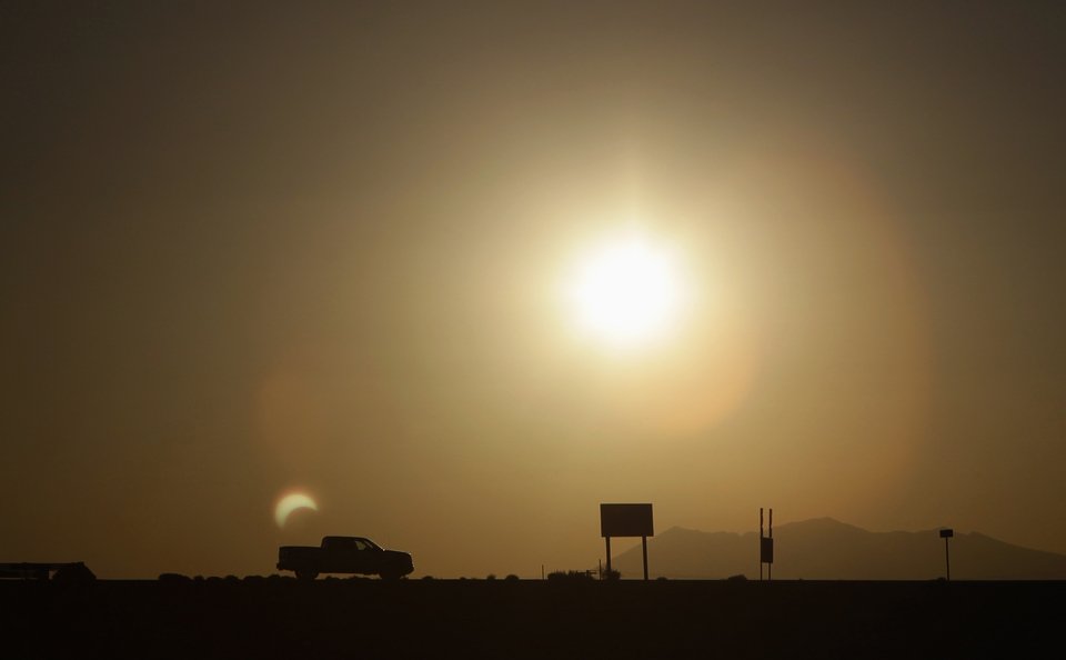 Το μαγευτικό θέαμα του «δαχτυλιδιού της φωτιας» [Εικόνες] | iefimerida.gr 11