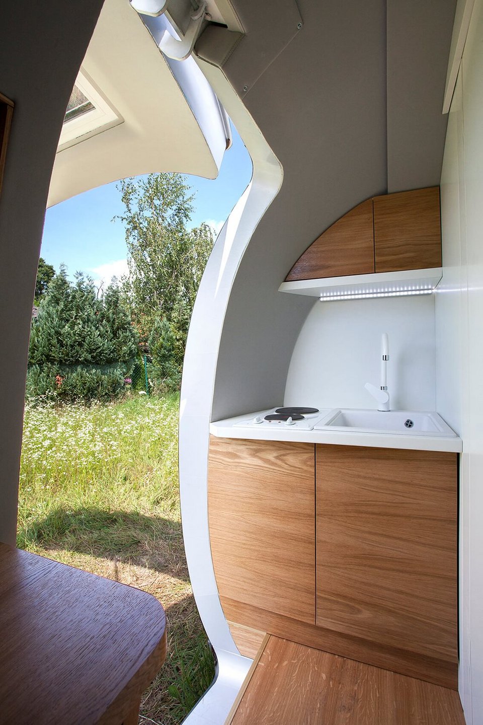 Το πιο μικρό σπίτι για δύο -Οικολογικό, το φορτώνεις σε πλοίο και αεροπλάνο [εικόνες & βίντεο]  | iefimerida.gr 2