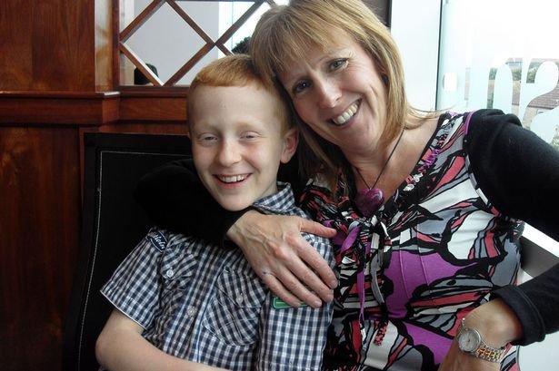 «Ο γιός μου αυτοκτόνησε γιατί είχε κόκκινα μαλλιά» -Η μαρτυρία μητέρας σοκάρει [εικόνες] | iefimerida.gr 0