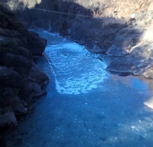 Πάγωσε ο Βενέτικος ποταμός στα Γρεβενά [εικόνες] | iefimerida.gr 1