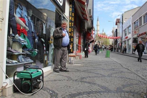 Γενικό μπλακ άουτ σε 44 περιοχές στην Τουρκία: Ο Νταβούτογλου μιλά και για τρομοκρατία [εικόνες & βίντεο] | iefimerida.gr 28