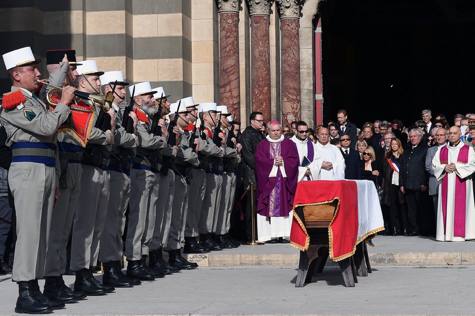Η ζωή σαν ταινία της γυναίκας που ανακάλυψε τον Dior και τον Yves Saint Laurent [εικόνες] | iefimerida.gr 9