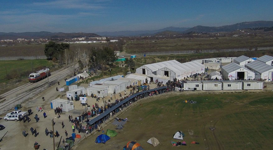 Χάος στην Ειδομένη -500 πρόσφυγες προσπάθησαν να σπάσουν τον κλοιό | iefimerida.gr 16