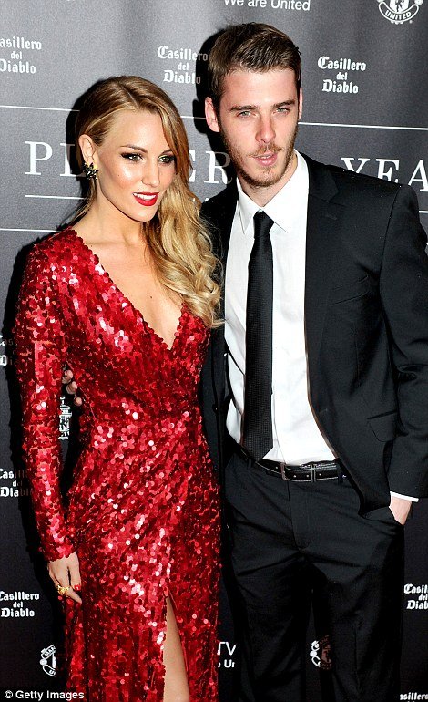 Οι πανέμορφες WAGS που βάζουν «φωτιά» στην Πρέμιερ Λιγκ | iefimerida.gr 8