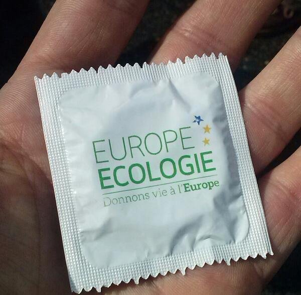 Οι χαζές διαφημίσεις της Ευρωπαϊκής Ενωσης -Ο Μάρτιν Σουλτς είναι η Κοντσίτα Βουρστ; [εικόνες+ βίντεο] | iefimerida.gr 2