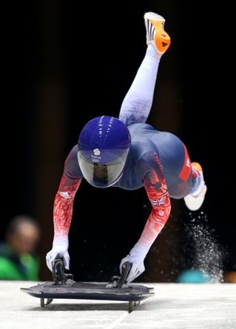 Τα 10 πιο φουτουριστικά κράνη αθλητών, που έκλεψαν την παράσταση στους Χειμερινούς Ολυμπιακούς [εικόνες] | iefimerida.gr 9