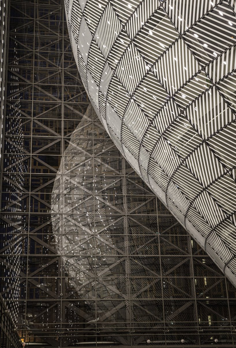 Ξενάγηση στο νέο κτήριο του Ευρωκοινοβουλίου: Γυάλινο, σαν φανάρι [εικόνες & βίντεο]  | iefimerida.gr 2