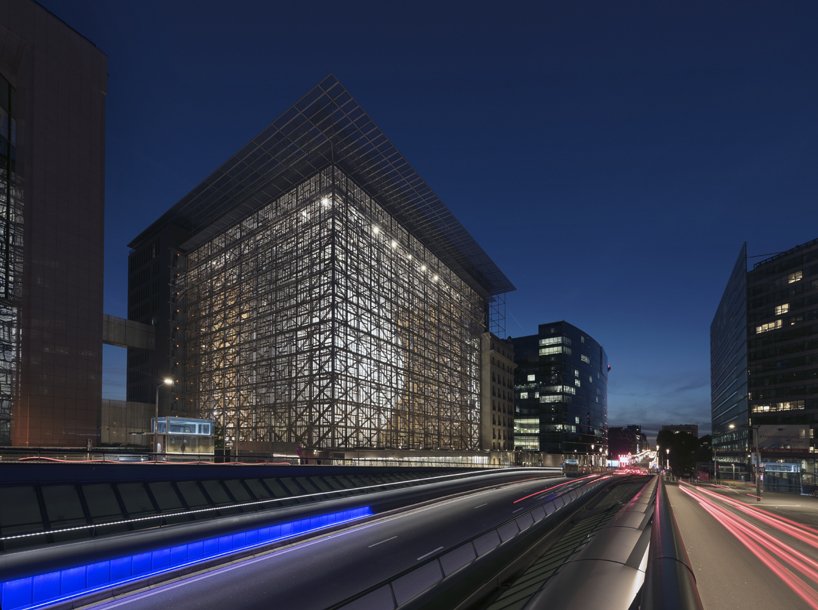 Ξενάγηση στο νέο κτήριο του Ευρωκοινοβουλίου: Γυάλινο, σαν φανάρι [εικόνες & βίντεο]  | iefimerida.gr 0