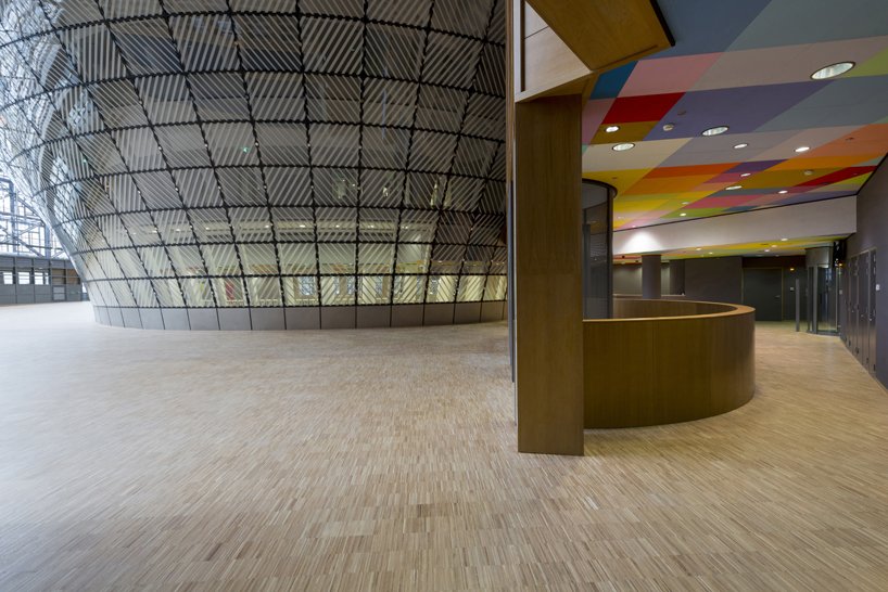 Ξενάγηση στο νέο κτήριο του Ευρωκοινοβουλίου: Γυάλινο, σαν φανάρι [εικόνες & βίντεο]  | iefimerida.gr 1