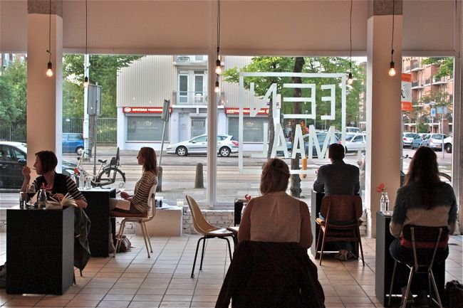 Ιδού το πρώτο εστιατόριο που σερβίρει μοναχικούς θαμώνες -Δεν επιτρέπονται φίλοι, ζευγάρια και... φλυαρίες [εικόνες] | iefimerida.gr 0