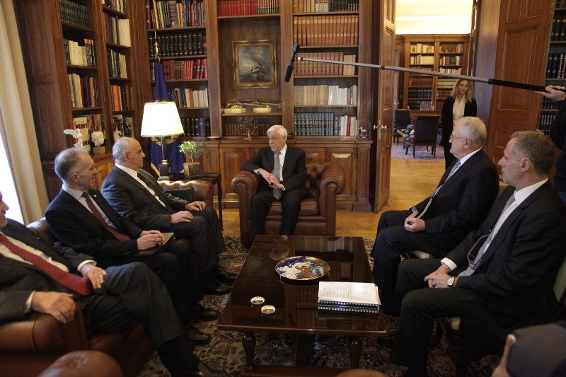 Το QE της ΕΚΤ στο επίκεντρο της συνάντησης Παυλόπουλου με το νέο προεδρείο της Ελληνικής Ενωσης Τραπεζών | iefimerida.gr 0