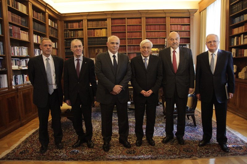 Το QE της ΕΚΤ στο επίκεντρο της συνάντησης Παυλόπουλου με το νέο προεδρείο της Ελληνικής Ενωσης Τραπεζών | iefimerida.gr 1