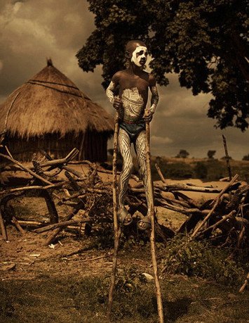 Φυλή Ομο της Αιθιοπίας: Τελετές όπου το αίμα και διασκέδαση πάνε χέρι-χέρι [εικόνες]  | iefimerida.gr 3