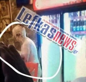 Φωτογραφία-ντοκουμέντο από την τελευταία επίθεση σε εφοριακό -Την έλουσαν με μείγμα κρέπας [εικόνα] | iefimerida.gr 0