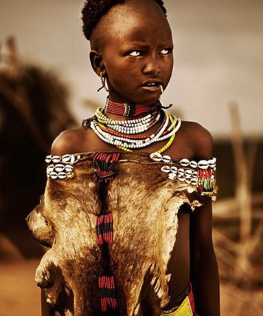 Φυλή Ομο της Αιθιοπίας: Τελετές όπου το αίμα και διασκέδαση πάνε χέρι-χέρι [εικόνες]  | iefimerida.gr 7