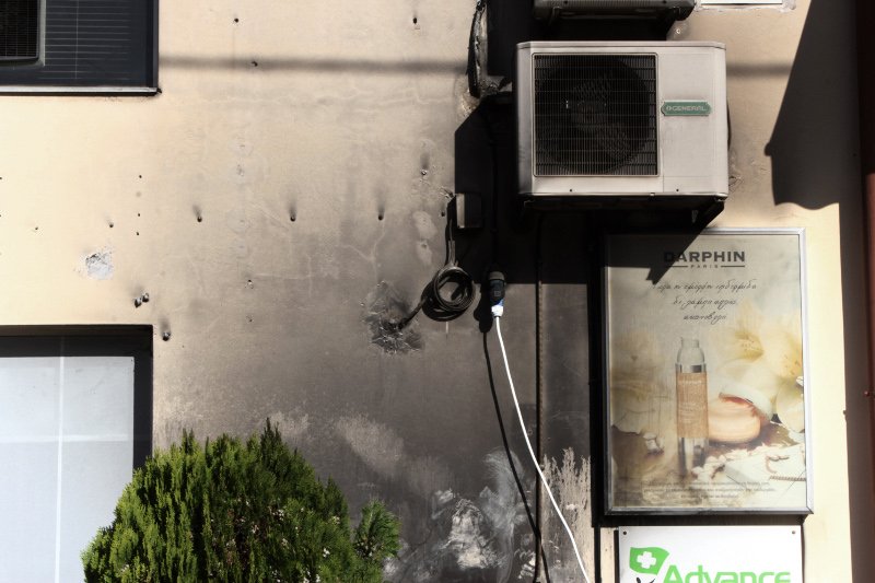 Πυρκαγιά σε υπόγειο πάρκινγκ στη Γλυφάδα -Κάηκαν ολοσχερώς εννέα ΙΧ | iefimerida.gr 3
