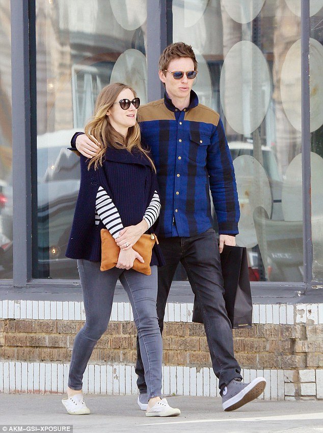 Ερωτευμένοι, περιμένοντας το παιδάκι τους -Οσκαρικό ζευγάρι στα μέλια [εικόνες] | iefimerida.gr 2