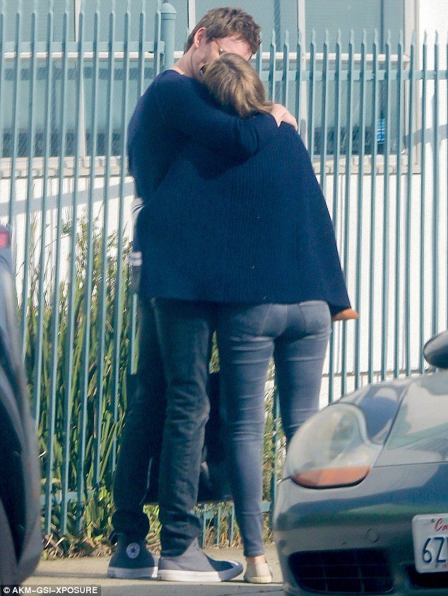 Ερωτευμένοι, περιμένοντας το παιδάκι τους -Οσκαρικό ζευγάρι στα μέλια [εικόνες] | iefimerida.gr 1