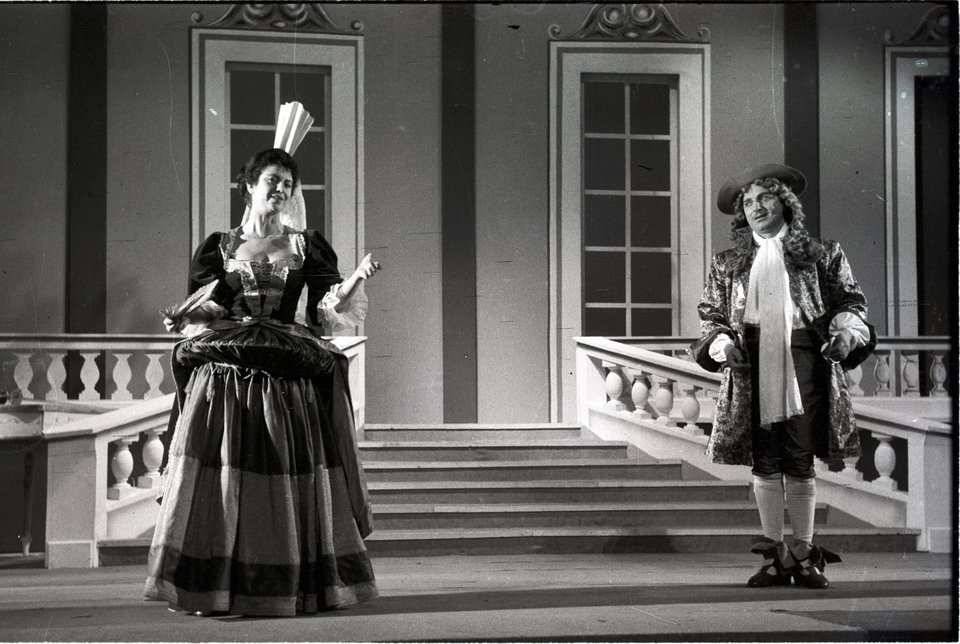 Ιστορικά κοστούμια Φωτόπουλου και Εγγονόπουλου από το βεστιάριο του ΚΘΒΕ στον πύργο του ΟΤΕ [εικόνες]  | iefimerida.gr 3