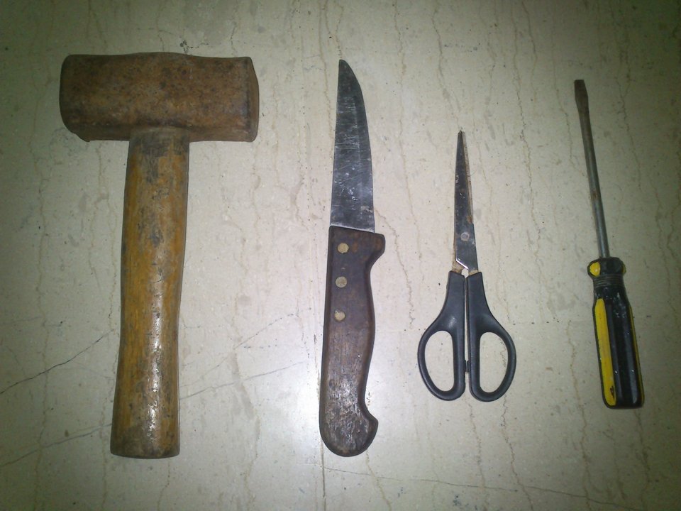 Με αυτά τα εργαλεία δολοφόνησε τη σύζυγό του ο 45χρονος στη Μανωλάδα [εικόνα] | iefimerida.gr 0