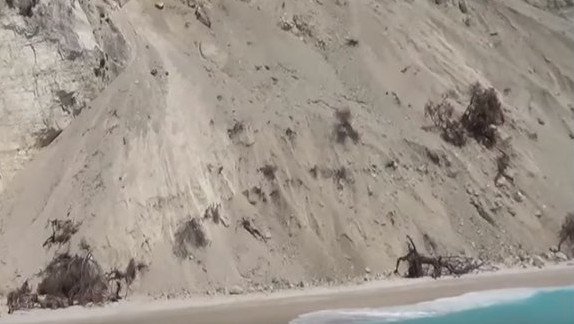 Εγκρεμνοί, 31 Μαΐου 2016: Εικόνες που προκαλούν ανησυχία [βίντεο] | iefimerida.gr 2