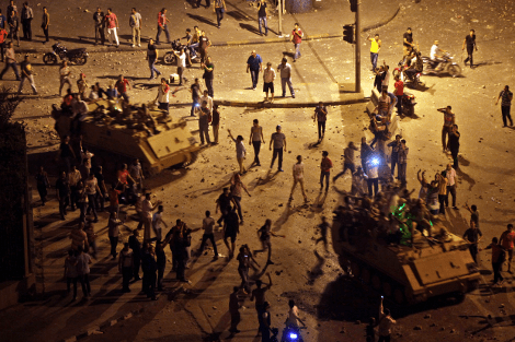 Βουτηγμένη στο αίμα η «νέα εποχή» στην Αίγυπτο – 36 νεκροί και περισσότεροι από 1.000 τραυματίες [εικόνες] | iefimerida.gr 5