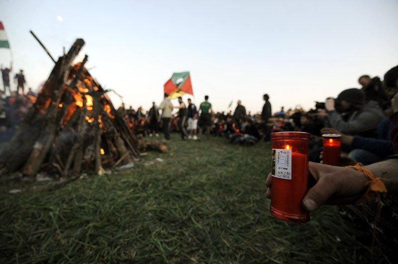 Ειδομένη: Κούρδοι γιόρτασαν την άνοιξη με χορούς και ελληνικές σημαίες [εικόνες] | iefimerida.gr 3