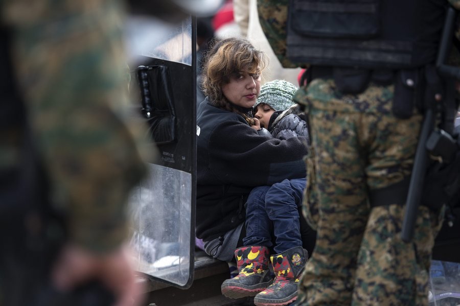 Σοβαρή η κατάσταση με τους μετανάστες στην Ειδομένη -Συνεχίζουν την απεργία πείνας [εικόνες] | iefimerida.gr 3