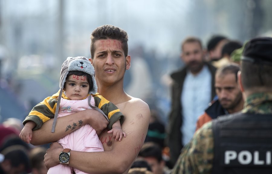 Σοβαρή η κατάσταση με τους μετανάστες στην Ειδομένη -Συνεχίζουν την απεργία πείνας [εικόνες] | iefimerida.gr 5