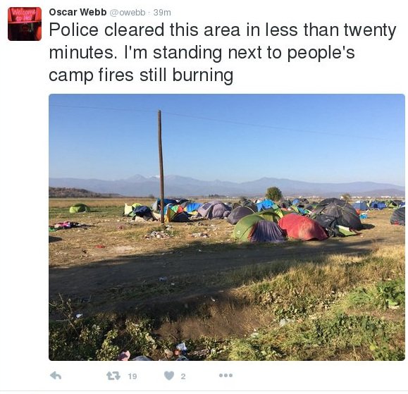 Ειδομένη: Εδειραν τους μετανάστες που δεν ήθελαν να μπουν στο λεωφορείο -Τι μεταδίδει δημοσιογράφος της Telegraph [εικόνες] | iefimerida.gr 1