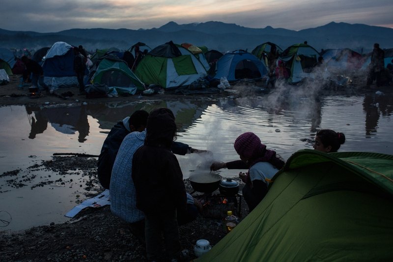 Λασπότοπος η Ειδομένη: 70 παιδιά στα νοσοκομεία με λοιμώξεις [εικόνες] | iefimerida.gr 5