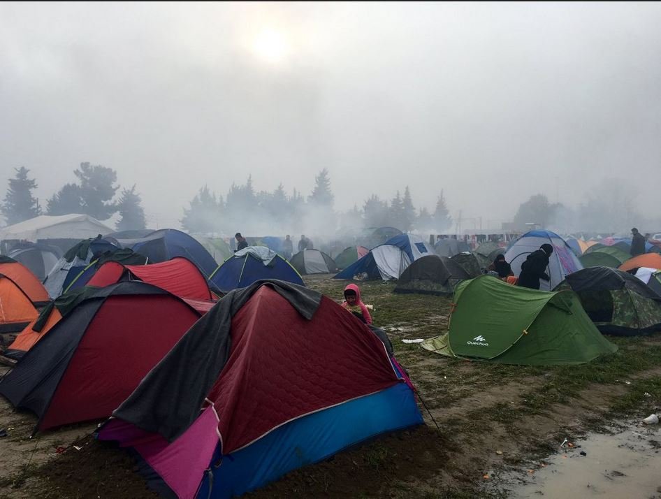 Δραματική η κατάσταση στην Ειδομένη: Μέσα στη λάσπη κοιμήθηκαν 1.600 πρόσφυγες χωρίς σκηνές [εικόνες] | iefimerida.gr 3