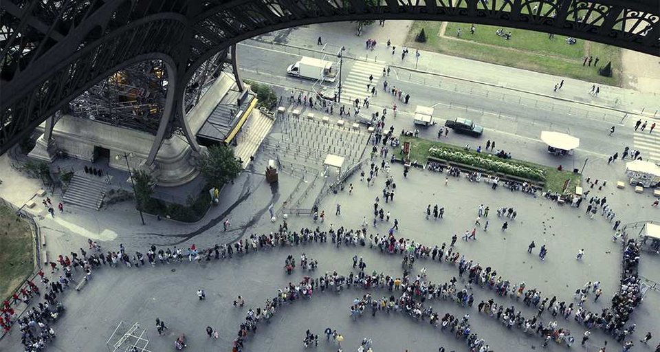 «Τείχος» 3 μέτρων γύρω από τον Πύργο του Αϊφελ -«Το Παρίσι δεν είναι πια γιορτή» [εικόνες] | iefimerida.gr 5