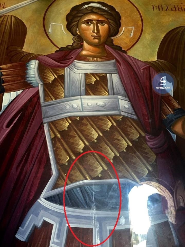 Ρόδος: Υποστηρίζουν ότι δάκρυσε η εικόνα του Αρχάγγελου Μιχαήλ [εικόνες] | iefimerida.gr 0