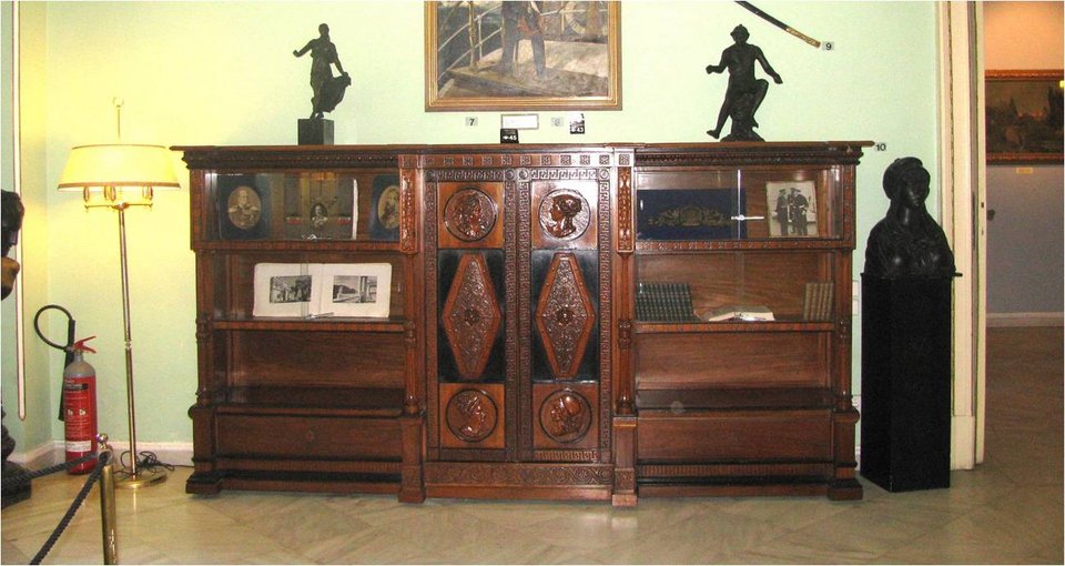 Περίτεχνα έπιπλα από το Αχίλλειον χαρακτηρίστηκαν μνημεία από το Υπουργείο Πολιτισμού [εικόνες] | iefimerida.gr 3