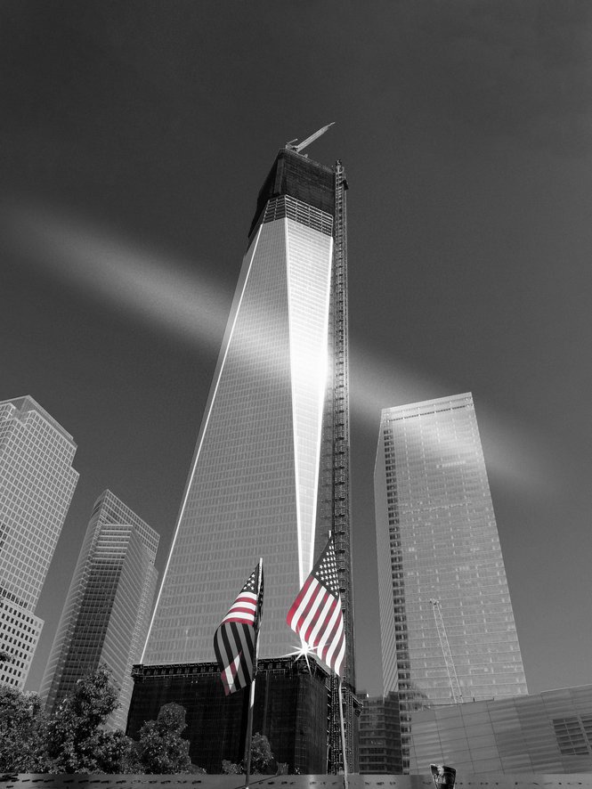 Ο πατρινός φωτογράφος που βραβεύτηκε για τη συγκλονιστική φωτογραφία από τους Δίδυμους Πύργους που ξαναχτίστηκαν στην Αμερική [εικόνα]  | iefimerida.gr 0