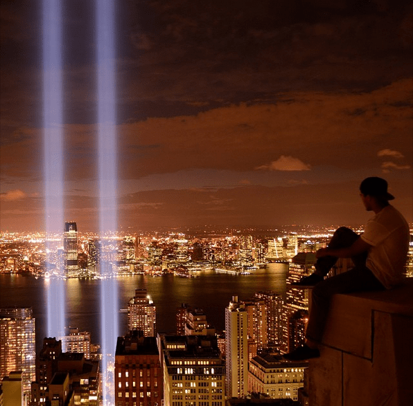 Οι πιο τρομακτικές φωτογραφίες του Instagram: Σκαρφαλώνοντας στην κορυφή της πόλης [εικόνες] | iefimerida.gr 0