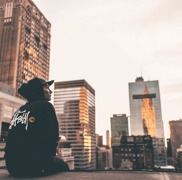 Οι πιο τρομακτικές φωτογραφίες του Instagram: Σκαρφαλώνοντας στην κορυφή της πόλης [εικόνες] | iefimerida.gr 9