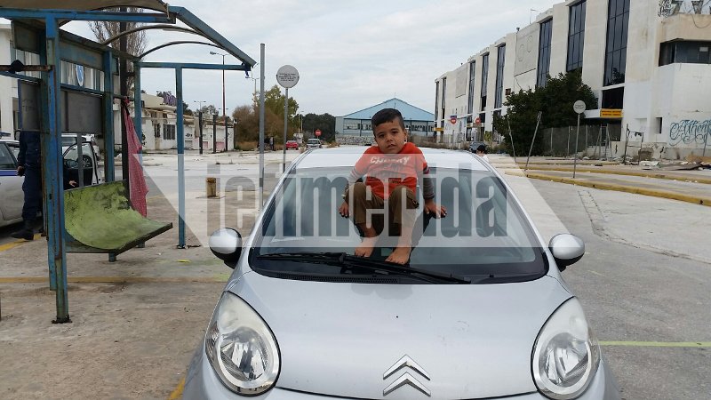 Απεργία πείνας ξεκινούν οι πρόσφυγες στο Ελληνικό [εικόνες] | iefimerida.gr 2