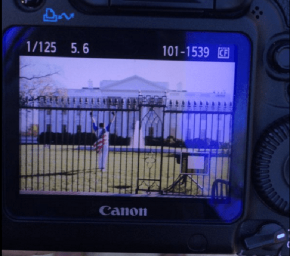 Συναγερμός στον Λευκό Οίκο - Αγνωστος επιχείρησε να πηδήξει τον φράχτη [εικόνες] | iefimerida.gr 0