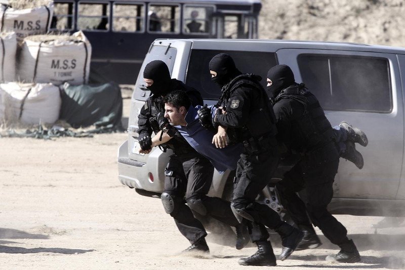 Σαν σε σκηνές από ταινία του Χόλιγουντ -Στην επίδειξη των ΕΚΑΜ με τη λεωφορειοπειρατεία [εικόνες] | iefimerida.gr 4