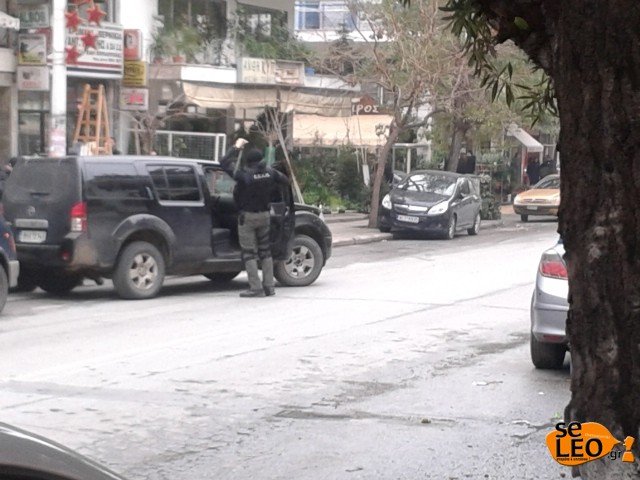 Μπήκε σε ανθοπωλείο και πυροβόλησε στο πρόσωπο τη σύζυγό του -Αυτοπυροβολήθηκε ο δράστης [εικόνες] | iefimerida.gr 2