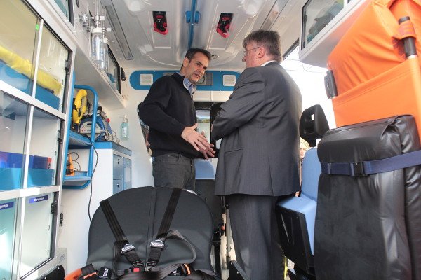 Στο Εθνικό Κέντρο Αμεσης Βοήθειας ο Μητσοτάκης: Με την πλάτη στον τοίχο η κυβέρνηση [εικόνες] | iefimerida.gr 1