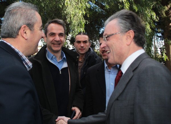 Στο Εθνικό Κέντρο Αμεσης Βοήθειας ο Μητσοτάκης: Με την πλάτη στον τοίχο η κυβέρνηση [εικόνες] | iefimerida.gr 3