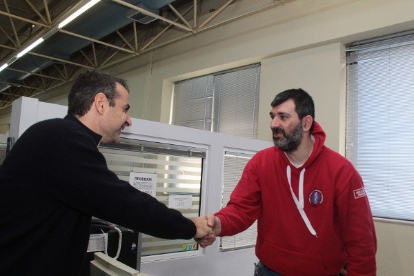 Στο Εθνικό Κέντρο Αμεσης Βοήθειας ο Μητσοτάκης: Με την πλάτη στον τοίχο η κυβέρνηση [εικόνες] | iefimerida.gr 0