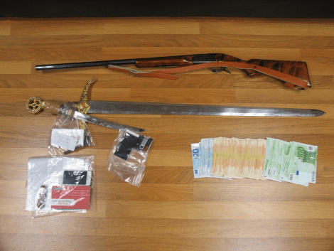 Το κύκλωμα τον αδίστακτων μπράβων: Εκβίαζαν, έδερναν, απειλούσαν -Τρομακτικές ιστορίες βίας [εικόνες] | iefimerida.gr 4