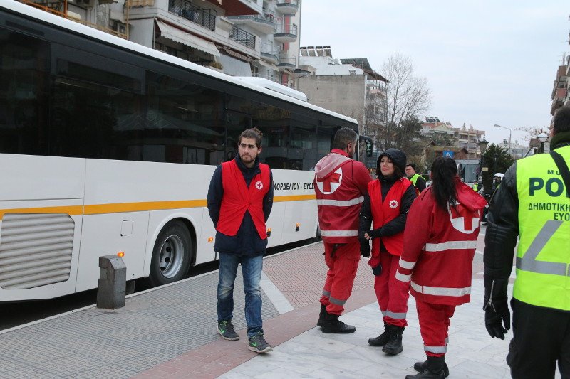 Κορδελιό: Η τεράστια επιχείρηση απομάκρυνσης των κατοίκων -Το 70% έφυγε [εικόνες] | iefimerida.gr 3