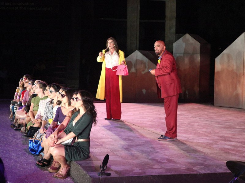 Κατάμεστο το αρχαίο θέατρο της Επιδαύρου -18.000 θεατές είδαν τις «Εκκλησιάζουσες» [εικόνες] | iefimerida.gr 15