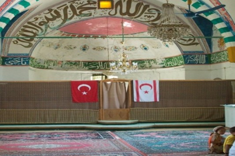 Κατεστραμμένες, βανδαλισμένες και σε αποσύνθεση οι εκκλησίες στα κατεχόμενα [εικόνες] | iefimerida.gr 3